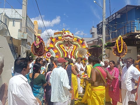 ಗುಬ್ಬಿ ಪಟ್ಟಣದ ಅದಿದೇವತೆ ಶ್ರೀ ಗ್ರಾಮದೇವತೆ ಜಾತ್ರಾ ಮಹೋತ್ಸವಕ್ಕೆ ಗದ್ದುಗೆ ಪೂಜೆ ಸಲ್ಲಿಸುವ ಮೂಲಕ ಚಾಲನೆ ನೀಡಲಾಯಿತು. 