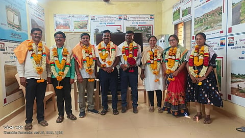 ರಾಜ್ಯ ಪಂಚಾಯತ್​ ಅಭಿವೃದ್ಧಿ ಅಧಿಕಾರಿಗಳ ಕ್ಷೇಮಾಭಿವೃದ್ಧಿ ಸಂಘದ ಜಿಲ್ಲಾ ಪದಾಧಿಕಾರಿಗಳಾಗಿ ಅವಿರೋಧ ಆಯ್ಕೆಯಾದ ಅಧಿಕಾರಿಗಳು. 