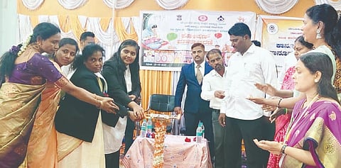ದೇವದುರ್ಗದಲ್ಲಿ ವಿಶ್ವ ಪೌಷ್ಟಿಕಾಂಶ ದಿನಾಚರಣೆ ಕಾರ್ಯಕ್ರಮವನ್ನು ಸಿವಿಲ್ ನ್ಯಾಯಾಧೀಶ ರಫೀಕ್ ಅಹ್ಮದ್  ಉದ್ಘಾಟಿಸಿದರು. 