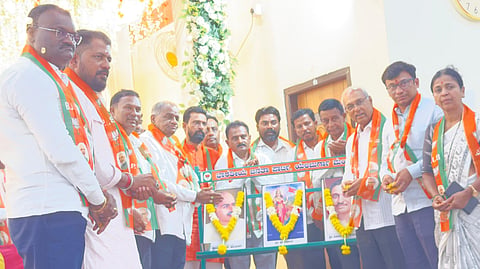ಕುಕನೂರಿನಲ್ಲಿ ಯಲಬುರ್ಗಾ ಮಂಡಲದ ಕುಕನೂರು, ಮಂಗಳೂರು, ತಳಕಲ್ ಹಾಗೂ ಇಟಗಿ ಮಹಾಶಕ್ತಿ ಕೇಂದ್ರಗಳ ಬಿಎಲ್ಎ-2 ಹಾಗೂ ಬೂತ್ ಅಧ್ಯಕ್ಷರ ಕಾರ್ಯಾಗಾರವನ್ನು ಮಾಜಿ ಸಚಿವ ಹಾಲಪ್ಪ ಆಚಾರ್ ಉದ್ಘಾಟಿಸಿದರು. ಬಿಜೆಪಿ ಜಿಲ್ಲಾಧ್ಯಕ್ಷ ನವೀನಕುಮಾರ ಗುಳಗಣ್ಣವರ, ಮಂಡಲ ಅಧ್ಯಕ್ಷ ಮಾರುತಿ ಗಾವರಾಳ, ಬಸವರಾಜ ಗೌರಾ, ಶಿವಲೀಲಾ ದಳವಾಯಿ, ಅಂಬರೀಶ ಹುಬ್ಬಳ್ಳಿ ಇದ್ದರು.