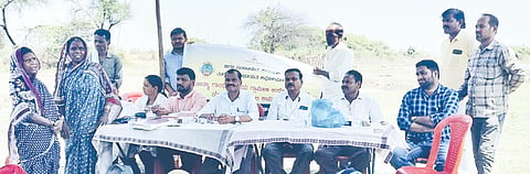 ಅಫಜಲಪುರ ತಾಲೂಕಿನ ಭೈರಾಮಡಗಿಯಲ್ಲಿ ಮಂಗಳವಾರ ನಡೆದ ನರೇಗಾ ಕಾರ್ಮಿಕರ ಉಚಿತ ಆರೋಗ್ಯ ತಪಾಸಣಾ ಶಿಬಿರದಲ್ಲಿ ತಾಪಂ ಇಒ ಶಂಕರ ರಾಠೋಡ್​, ಡಾ.ಉದಯಕುಮಾರ, ಶ್ವೇತಾ, ಸುಮಂಗಲಾ, ಅಂಬಾರಾಯ ಕಟ್ಟಿಮನಿ ಇತರರಿದ್ದರು. 