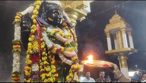 ಕುಶಾಲನಗರ - ಕೊಪ್ಪ ಗಡಿಭಾಗದ ಕಾವೇರಿ ದೇಗುಲದಲ್ಲಿ ಕಾವೇರಿ ಪ್ರತಿಮೆಗೆ ಮಾಘ ಹುಣ್ಣಿಮೆ ಅಂಗವಾಗಿ ವಿಶೇಷ ಪೂಜೆ ಸಲ್ಲಿಸಿ ಆರತಿ ಬೆಳಗಲಾಯಿತು.