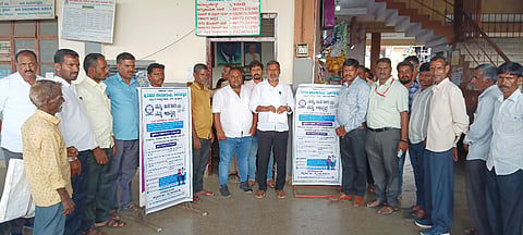 ಸಕಲೇಶಪುರ ಪಟ್ಟಣದ ಕೆಎಸ್‌ಆರ್‌ಟಿಸಿ ಬಸ್ ನಿಲ್ದಾಣದ ಆವರಣದಲ್ಲಿ ಆಯೋಜಿಸಿದ್ದ ಜನಗಣತಿ ಕಾರ್ಯಕ್ರಮಕ್ಕೆ ಬುಧವಾರ ಚಾಲನೆ ನೀಡಿದರು