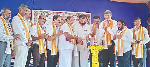  ಚಿತ್ತೂರು ಪಿ.ಎಂ.ಶ್ರೀ ಹಿರಿಯ ಪ್ರಾಥಮಿಕ ಶಾಲೆ ನೂತನ ಕಟ್ಟಡವನ್ನು ಶಾಸಕ ಗುರುರಾಜ್ ಗಂಟಿಹೊಳೆ ಉದ್ಘಾಟಿಸಿದರು. ಪ್ರಮುಖರಾದ ಎಂ.ಕೃಷ್ಣಮೂರ್ತಿ ಮಂಜರು, ಕೆ.ಗೋಪಾಲ ಪೂಜಾರಿ, ಅಶೋಕ್ ಕಾಮತ್, ವಂಡಬಳ್ಳಿ ಜಯರಾಮ ಶೆಟ್ಟಿ, ಎಂ.ಅಬ್ದುಲ್ ಸಲಾಂ, ಡಾ.ರಾಜೇಶ್ ಬಾಯರಿ ಇದ್ದರು.  