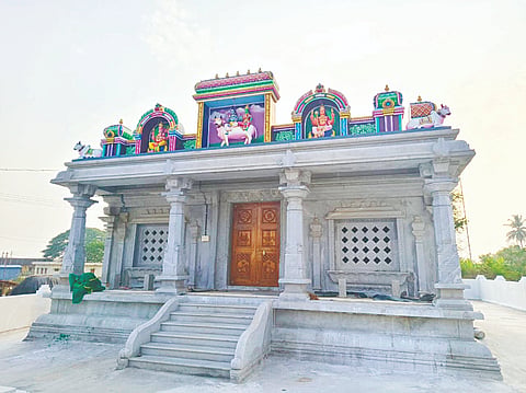 ಅರಸೀಕೆರೆ ಗ್ರಾಮಾಂತರ: ಅರಸೀಕೆರೆ ತಾಲೂಕಿನ ಜಾವಗಲ್ ಹೋಬಳಿಯ ಅರಕೆರೆಯಲ್ಲಿ ಗ್ರಾಮದಲ್ಲಿ ಇತಿಹಾಸ ಪ್ರಸಿದ್ಧ ಶ್ರೀ ಬಸವೇಶ್ವರ ದೇವಸ್ಥಾನದ ಜೀರ್ಣೋದ್ಧಾರ ಕಾರ್ಯವಾಗಿದ್ದು, ಏ.20ರಂದು ಲೋಕಾರ್ಪಣೆಗೊಳ್ಳಲಿದೆ.