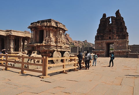 ಕಲ್ಲಿನ ರಥ