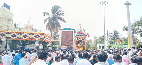 ಕುದೂರು ಹೋಬಳಿಯ ಸುಗ್ಗನಹಳ್ಳಿ ಶ್ರೀಲ್ಮನರಸಿಂಹಸ್ವಾಮಿ ಬ್ರಹ್ಮರಥೋತ್ಸವ ಸಾವಿರಾರು ಭಕ್ತರ ಸಮ್ಮುಖದಲ್ಲಿ ವೈಭವದಿಂದ ನಡೆಯಿತು.