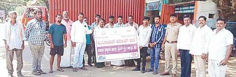 ಮುನಿರಾಬಾದ್‌ನಲ್ಲಿ ಮಾದಕ ವಸ್ತು ಹಾಗೂ ಸೈಬರ್ ಕ್ರೈಂ ಕುರಿತು ಸಾರ್ವಜನಿಕರಿಗೆ ಜಾಗೃತಿ ಕಾರ್ಯಕ್ರಮ ನಡೆಯಿತು. ಪಿಎಸ್‌ಐ ಅಮರೇಗೌಡ, ಪ್ರಮುಖರಾದ ವೀರೇಶ ಗುಡಾರಿ, ಶರಣಪ್ಪ, ನರಸಪ್ಪ, ಶರಣಪ್ಪ, ವಾಹೀದ್ ಇತರರಿದ್ದರು.