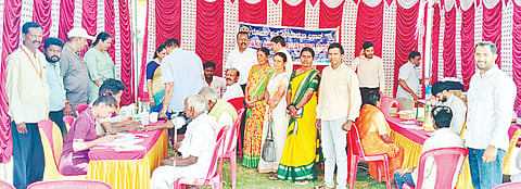 ಬೆಟ್ಟದಪುರದ ಗ್ರಾಮ ಪಂಚಾಯಿತಿ ಆವರಣದಲ್ಲಿ ಎನ್.ಜೆ ಹಾಸ್ಪಿಟಲ್, ರೋಟರಿ ಕ್ಲಬ್ ಪಿರಿಯಾಪಟ್ಟಣ ಐಕಾನ್ಸ್ ಹಾಗೂ ಗ್ರಾ.ಪಂ ಸಹಯೋಗದೊಂದಿಗೆ ಉಚಿತ ಆರೋಗ್ಯ ಶಿಬಿರ ಕಾರ್ಯಕ್ರಮ ನಡೆಯಿತು.