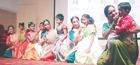 ಕಿಕ್ಕೇರಿಯವರಾದ ಕಿಕ್ಕೇರಿ ಲಿಖಿತ್ ಕೃಷ್ಣ ಅವರು ಈಚೆಗೆ ಬೆಂಗಳೂರಿನಲ್ಲಿ ಕೆ.ಎಸ್.ನ. ಟ್ರಸ್ಟ್ ಹಮ್ಮಿಕೊಂಡಿದ್ದ ಕೆ.ಎಸ್.ನ. ಪ್ರಶಸ್ತಿ ಪ್ರದಾನ ಸಮಾರಂಭದಲ್ಲಿ ಕೆ.ಎಸ್.ನ. ಗೀತೆಗಳ ನೃತ್ಯಗಳಿಗೆ  ನೃತ್ಯ ನಿರ್ದೇಶನ ನೀಡಿ ರಂಜಿಸಿದರು. 