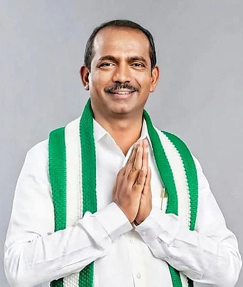 ಸಿ.ಎಂ.ಆರ್ ಶ್ರೀನಾಥ್, ಜೆಡಿಎಸ್ ಮುಖಂಡರು. ರವರ ಭಾವಚಿತ್ರ 