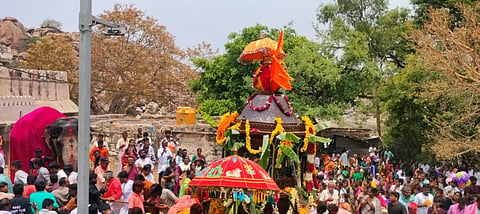 ಹಂಪಿ ಶ್ರೀ ಕೋದಂಡರಾಮ ರಥೋತ್ಸವ ಶನಿವಾರ ವಿಜೃಂಭಣೆಯಿಂದ ಜರುಗಿತು.