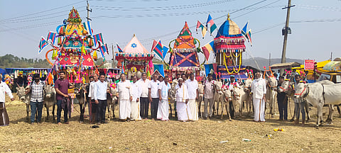 ಸರಗೂರು ಸಮೀಪದ ನಿಲುವಾಗಿಲು ಮತ್ತು ತುಂಬಸೋಗೆ  ಮಹದೇಶ್ವರಸ್ವಾಮಿ ಜಾತ್ರಾ ಮಹೋತ್ಸವ ಮಂಗಳವಾರ ವಿಜೃಂಭಣೆಯಿಂದ ನಡೆಯಿತು.