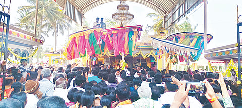 ಸರಗೂರು ತಾಲ್ಲೂಕಿನ ಹೆಗ್ಗನೂರಿನಲ್ಲಿ ಶ್ರೀ ಮಹೇಶ್ವರಿ ಕಾಳಮ್ಮನವರ ಉತ್ಸವ ನಡೆಯಿತು.