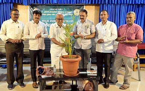 ಬಳ್ಳಾರಿಯ ಎಸ್‌ಎಸ್‌ಎ ಕಾಲೇಜಿನಲ್ಲಿ ಆಯೋಜಿಸಿದ್ದ ಪಂಪನ ಕರ್ಣ ವಿಶೇಷ ಉಪನ್ಯಾಸ ಕಾರ್ಯಕ್ರಮವನ್ನು ಲೋಹಿಯಾ ಪ್ರಕಾಶನ ಮುಖ್ಯಸ್ಥ ಸಿ.ಚನ್ನಬಸವಣ್ಣ ಉದ್ಘಾಟಿಸಿದರು. ಪ್ರಾಂಶುಪಾಲ ಡಾ.ಪ್ರಹ್ಲಾದ್ ಚೌದ್ರಿ, ಲೇಖಕ ಡಾ.ಜಾಜಿ ದೇವೆಂದ್ರಪ್ಪ, ಪ್ರೊ. ದಸ್ತಗೀರ್ ಸಾಬ್, ಪ್ರೊ. ಬಿ.ರಾಮಸ್ವಾಮಿ, ಲಿಂಗಪ್ಪ  ಇದ್ದರು.