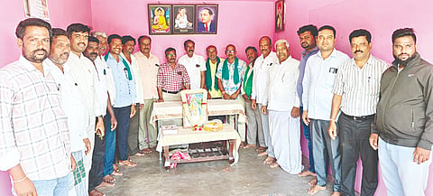 ತಿ.ನರಸೀಪುರದಲ್ಲಿ ನಾಲ್ವಡಿ ಕೃಷ್ಣರಾಜ ಒಡೆಯರ್ ಜಯಂತಿ ಕಾರ್ಯಕ್ರಮ ಆಯೋಜಿಸಲಾಗಿತ್ತು. ಕೆ.ಎನ್.ಪ್ರಭುಸ್ವಾಮಿ, ಕಿರಗಸೂರು ಶಂಕರ್, ಮಹದೇವಸ್ವಾಮಿ, ಮೂಗೂರು ಕುಮಾರಸ್ವಾಮಿ, ಸೋಸಲೆ ರಾಜಶೇಖರಮೂರ್ತಿ, ಶ್ರೀನಿವಾಸ್ ಇತರರು ಇದ್ದರು.  