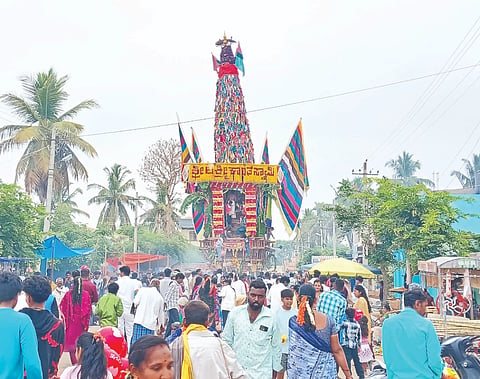 ನಂಜನಗೂಡು ತಾಲೂಕಿನ ಕಳಲೆ ಗ್ರಾಮದ ಶ್ರೀ ಲಕ್ಷ್ಮೀಕಾಂತ ಸ್ವಾಮಿ ರಥೋತ್ಸವ ವಿಜೃಂಭಣೆಯಿಂದ ನಡೆಯಿತು.