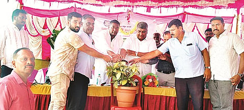 ಬಿಟಿಎಂ ಕೊಪ್ಪಲು ಗ್ರಾಮದಲ್ಲಿ ಆಯೋಜಿಸಿದ್ದ ರಾಷ್ಟ್ರೀಯ ಸೇವಾ ಯೋಜನೆಯ ವಾರ್ಷಿಕ ವಿಶೇಷ ಶಿಬಿರದ ಸಮಾರೋಪ ಸಮಾರಂಭವನ್ನು ಗಣ್ಯರು ಉದ್ಘಾಟಿಸಿದರು.