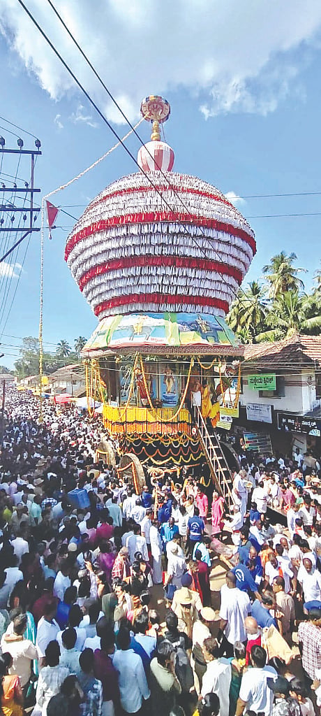 ಕೋಟೇಶ್ವರದ ಶ್ರೀ ಕೋಟಿಲಿಂಗೇಶ್ವರ ದೇವಸ್ಥಾನದ ಬ್ರಹ್ಮರಥೋತ್ಸವ ವೈಭವದಿಂದ ನಡೆಯಿತು