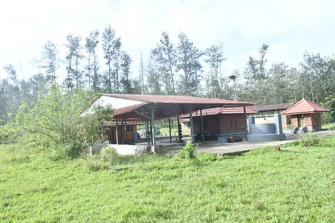    ತೊಂಡೂರು ಉದ್ಭವ ಬಸವೇಶ್ವರ ದೇವಾಲಯದ ಹೊರನೋಟ 