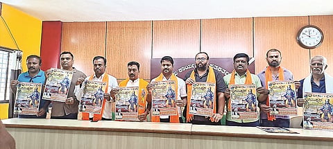 ಚನ್ನರಾಯಪಟ್ಟಣದಲ್ಲಿ ಆಯೋಜಿಸಿರುವ ರಾಮೋತ್ಸವ ಕಾರ್ಯಕ್ರಮದ ಪೋಸ್ಟರನ್ನು ಗಣ್ಯರು ಬಿಡುಗಡೆಗೊಳಿಸಿದರು. ಸಿ.ಆರ್.ಚಿದಾನಂದ್‌ಗೌಡ, ಧರಣಿ ನಾಗೇಶ್, ನಾಗರಾಜು, ರೂಪೇಶ್, ಕೆರೆಬೀದಿ ಆನಂದ್, ಮಾರೇನಹಳ್ಳಿ ಆನಂದ್ ಇದ್ದರು.