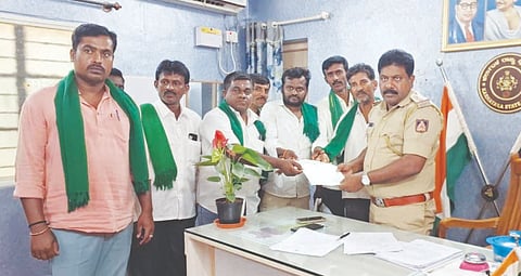 Demand action against those who threatened the lives of farmers