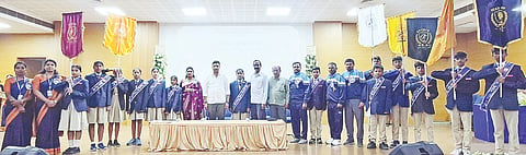 ಕೆ.ಎಂ.ದೊಡ್ಡಿಯ ಭಾರತೀ ಕಾಲೇಜಿನ ಕುವೆಂಪು ಸಭಾಗಂಣದಲ್ಲಿ ಭಾರತೀ ಸ್ಕೂಲ್ ಆಫ್ ಎಕ್ಸಲೆನ್ಸ್‌ನಲ್ಲಿ ವಿದ್ಯಾರ್ಥಿ ನಾಯಕತ್ವ ಪದಗ್ರಹಣ (ಇನ್‌ವೆಸ್ಟಿಚರ್) ಸಮಾರಂಭ ಜರುಗಿತು. ಸಂಸ್ಥೆಯ ಚೇರ‌್ಮನ್ ಮಧು ಜಿ.ಮಾದೇಗೌಡ, ಪ್ರಾಂಶುಪಾಲೆ ಸಿ. ರಮ್ಯಾ, ಪ್ರೊ.ಎಸ್. ನಾಗರಾಜ್, ಶಿಕ್ಷಕರು, ವಿದ್ಯಾರ್ಥಿಗಳು ಇದ್ದರು.
