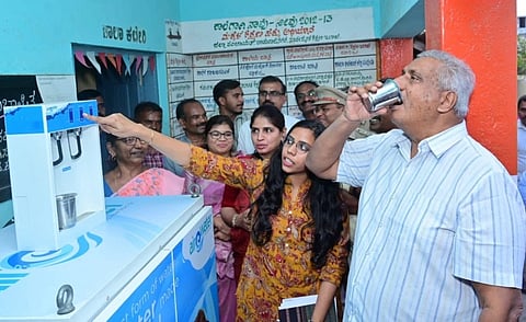 ಚಾಮರಾಜನಗರದ ಸೋಮವಾರಪೇಟೆಯ ಸರ್ಕಾರಿ ಹಿರಿಯ ಪ್ರಾಥಮಿಕ ಶಾಲೆಯಲ್ಲಿ ಅಳವಡಿಸಿರುವ ಏರ್ ಟು ವಾಟರ್ ಪ್ಲಾಂಟ್