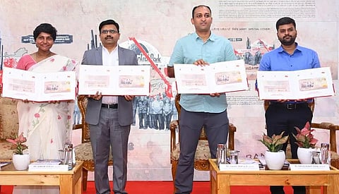 ಬನ್ನೇರುಟ್ಟ ಜೈವಿಕ ಉದ್ಯಾನವನದ ಆನೆಗಳನ್ನು ಪ್ರಾಣಿ ವಿನಿಮಯ ಯೋಜನೆಯಡಿಜಪಾನ್​ಗೆ ಕಳುಹಿಸಿದ ಹಿನ್ನೆಲೆಯಲ್ಲಿ ಅಂಚೆ ಇಲಾಖೆ ಬುಧವಾರ ಲಕೋಟೆಯನ್ನು ಬಿಡುಗಡೆ ಮಾಡಿತು.  ಅಂಚೆ ಇಲಾಖೆಯ ಯು. ಸೂರ್ಯ, ಗಜೇಂದ್ರ ಕುಮಾರ್​ ಮೀನಾ, ಡಾ. ಪ್ರಶಾಂತ್​, ಬನ್ನೇರುಟ್ಟ ಜೈವಿಕ ಉದ್ಯಾನವನದ ಕಾರ್ಯನಿರ್ವಾಹಕ ನಿರ್ದೇಶಕ ಸೂರ್ಯಸೇನ್​ ಇದ್ದರು.