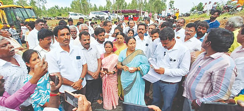Farmers should cooperate with development work.