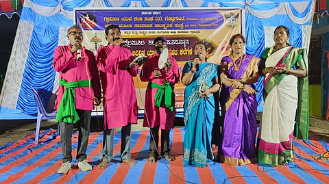 Encourage folk artists