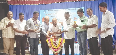  ಕುಂದಾಪುರದ ಸರ್ಕಾರಿ ಪದವಿ ಪೂರ್ವ ಕಾಲೇಜಿನಲ್ಲಿ ಸ್ವಯಂಪ್ರೇರಿತ ರಕ್ತದಾನ ಶಿಬಿರ ನಡೆಯಿತು. ಪ್ರಮುಖರಾದ ಜಯಕರ್ ಶೆಟ್ಟಿ, ನಾಗೇಶ್ ಮೊಗವೀರ ಹಳ್ನಾಡು, ಉದಯ ಕುವಾರ್ ಮತ್ತಿತರರಿದ್ದರು.  