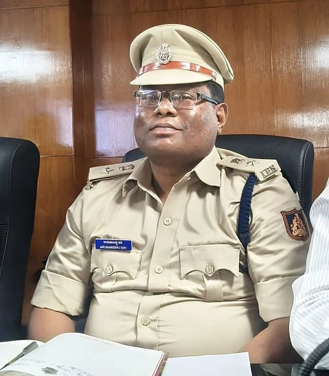 ಅರುಣಾಂಗ್ಷು ಗಿರಿ