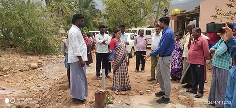 ಹನೂರು ತಾಲೂಕಿನ ವಿವಿಧ ಗ್ರಾಮಗಳಲ್ಲಿ ಕುಡಿಯುವ ನೀರಿನ ಸಮಸ್ಯೆ ಹಿನ್ನೆಲೆಯಲ್ಲಿ ಜಿಲ್ಲಾ ಪಂಚಾಯಿತಿ ಸಿಇಓ ಮೋನಾರೋತ್ ಭೇಟಿ ನೀಡಿ ಪರಿಶೀಲನೆ ನಡೆಸಿದರು. 