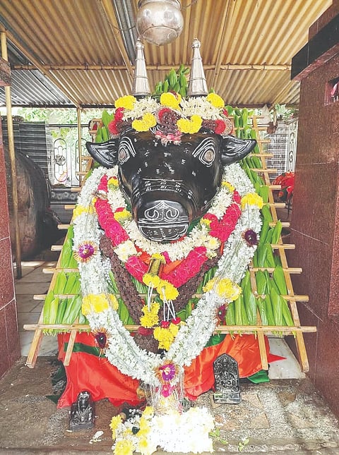 ಬೆಟ್ಟದ ಬಸವೇಶ್ವರ ಮೂರ್ತಿ
