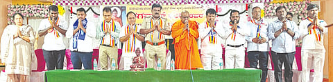 ಸೇಡಂನಲ್ಲಿ ಮಹಾಬೋಧಿ ಚಾರಿಟೇಬಲ್​ ಟ್ರಸ್ಟ್​ ಗುರುವಾರ ಆಯೋಜಿಸಿದ್ದ ಭಗವಾನ್​ ಬುದ್ಧ ಜಯಂತಿ ಕಾರ್ಯಕ್ರಮದಲ್ಲಿ ಶ್ರೀ ಭಂತೆ ವರಜ್ಯೋತಿ ಅವರು ತ್ರಿಸರಣ, ಪಂಚಶೀಲ ಪಠಿಸಿದರು. ಸುನೀಲಕುಮಾರ ಕೊಳ್ಳಿ, ಮಹಾದೇವ ದಿಡ್ಡಿಮನಿ, ಶಿವಕುಮಾರ ತೊಟ್ನಳ್ಳಿ ಇದ್ದರು.