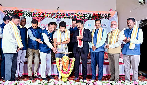 ನಂಜನಗೂಡಿನ ಖಾಸಗಿ ಕಲ್ಯಾಣ ಮಂಟಪದಲ್ಲಿ ಬಿಎಐ ತಾಲೂಕು ಘಟಕವನ್ನು ಶಾಸಕ ದರ್ಶನ್ ಧ್ರುವನಾರಾಯಣ್ ಶುಕ್ರವಾರ ಉದ್ಘಾಟಿಸಿದರು. ಕೃಷ್ಣಪ್ಪಗೌಡ, ಎನ್.ಸುಬ್ರಮಣ್ಯ, ಕಳಲೆ ಕೇಶವಮೂರ್ತಿ, ಮಹದೇವ ಶೆಟ್ಟಿ, ದಿಲೀಪ್ ಇದ್ದರು.