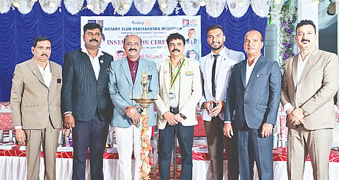 ಪಿರಿಯಾಪಟ್ಟಣದ ಕನಕ ಭವನದಲ್ಲಿ ನಡೆದ ರೋಟರಿ ಪಿರಿಯಾಪಟ್ಟಣ ಮಿಡ್ ಟೌನ್ ಸಂಸ್ಥೆಯ ಪದಗ್ರಹಣ ಸಮಾರಂಭವನ್ನು ಗಣ್ಯರು ಉದ್ಘಾಟಿಸಿದರು. ಯಶಸ್ವಿ ಎಸ್.ಸೋಮಶೇಖರ್, ರಾಘವೇಂದ್ರ, ಎಂ.ಎಂ.ರಾಜೇಗೌಡ, ಬಲರಾಮ್, ಬಿ.ಎಸ್.ಹರೀಶ್, ಜಿ.ಕೆ.ಜಗನ್, ಟಿ.ಕೆ.ಚೇತನ್ ಇದ್ದರು.
