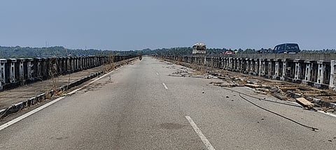  ವಾಹನ ಸಂಚಾರ ನಿರ್ಬಂಧಿಸಿರುವ ಅರಾಟೆ ಹಳೇ ಸೇತುವೆ.