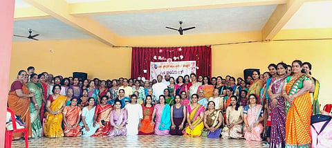 ತಲ್ಲೂರು ಸಂತ ಫ್ರಾನ್ಸಿಸ್​ ಆಸ್ಸಿಸಿ ಚರ್ಚ್​ನಲ್ಲಿ ತಾಯಂದಿರ ದಿನವನ್ನು ಆಚರಿಸಲಾಯಿತು. ಪ್ರಮುಖರಾದ ಸಿರಿಲ್​ ಲೋಬೋ, ಎಡ್ವಿನ್​ ಡಿಸೋಜ, ಸಿಲ್ವಿಯಾ ಸುವಾರಿಸ್​ ಮೊದಲಾದವರು ಉಪಸ್ಥಿತರಿದ್ದರು.
