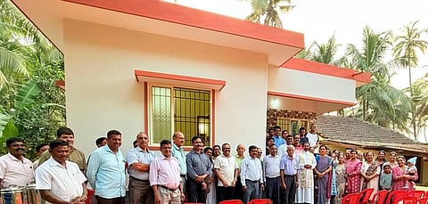 ಉಡುಪಿ ಧರ್ಮಪ್ರಾಂತ್ಯದ ಮತ್ತು ಕುಂದಾಪುರ ಧರ್ಮಕೇಂದ್ರದ ದಾನಿಗಳ ಸಹಕಾರದಿಂದ ನಿರ್ಮಾಣ ಮಾಡಿದ ಮನೆಯನ್ನು ಕುಂದಾಪುರ ಚರ್ಚಿನ ಧರ್ಮಗುರು ಪೌಲ್ ರೇಗೊ ಆಶಿರ್ವಚನ ಮಾಡಿ ಮನೆಯ ಕೀಲಿಕೈಯಗಳನ್ನು ಮನೆಯವರಿಗೆ ಹಸ್ತಾಂತರಿಸಿದರು.  