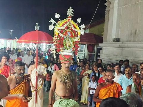 ತಾವೂರು ಮಹಿಷಾಸುರ ಮರ್ದಿನಿ ದೇವಿಯ ವಾರ್ಷಿಕ ಉತ್ಸವದಲ್ಲಿ ದೇವರ ನೃತ್ಯ ಬಲಿ ಗಮನ ಸೆಳೆಯಿತು.