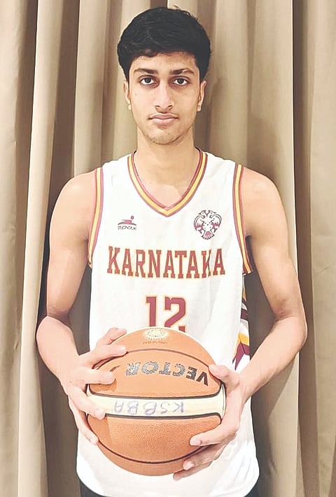 19 ವರ್ಷದೊಳಗಿನ ಬಾಲಕರ ಬಾಸ್ಕೆಟ್ ಬಾಲ್ ಪಂದ್ಯಾವಳಿಗೆ ಆಯ್ಕೆಯಾದ ಪೊನ್ನಂಪೇಟೆಯ ಲಿಖಿತ್ ಬೋಪಣ್ಣ 