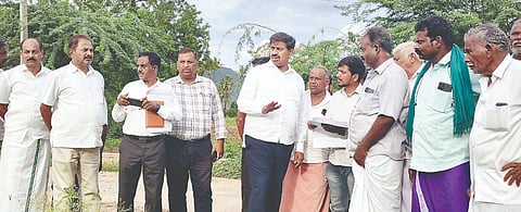 ಶಾಸಕ ಎಂ.ಆರ್.ಮಂಜುನಾಥ್ ಮಾರ್ಟಳ್ಳಿ ಭಾಗಕ್ಕೆ ಭೇಟಿ ನೀಡಿ ಚೆಕ್ ಡ್ಯಾಂ ನಿರ್ಮಾಣ ಸಂಬಂಧ ಪರಿಶೀಲನೆ ನಡೆಸಿದರು. ರಾಮಕೃಷ್ಣ, ರವೀಂದ್ರ, ಮಂಜೇಶ್, ಜೋಸೆಫ್ ಇತರರಿದ್ದರು.