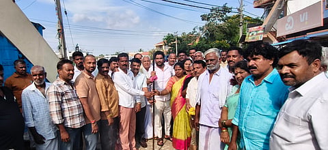 ಸರಗೂರು ಪಟ್ಟಣದಲ್ಲಿ ನಗರೋತ್ಥಾನ, ಎಸ್‌ಟಿಪಿ ಯೋಜನೆಯಡಿ 2 ಕೋಟಿ ರೂ.ವೆಚ್ಚದಲ್ಲಿ ಚರಂಡಿ, ಸಿಸಿ ರಸ್ತೆ, ಡಾಂಬರೀಕರಣ ಕಾಮಗಾರಿಗೆ ಶಾಸಕ ಅನಿಲ್ ಚಿಕ್ಕಮಾದು ಭೂಮಿಪೂಜೆ ನೆರವೇರಿಸಿದರು. ಪಿ.ರವಿ, ಶ್ರೀನಿವಾಸ್, ಚೈತ್ರಾಸ್ವಾಮಿ, ಶ್ರೀನಿವಾಸ್, ಚಲುವಕೃಷ್ಣ, ಸಣ್ಣತಾಯಮ್ಮ, ಹೇಮಾವತಿ ರಮೇಶ್, ಭಾಗ್ಯಲಕ್ಷ್ಮೀ ನಿಂಗರಾಜು, ಕಂದೇಗಾಲ ಶಿವರಾಜು ಇದ್ದರು.