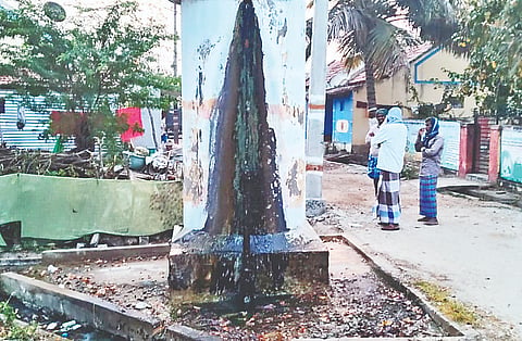 ಯಳಂದೂರು ತಾಲೂಕಿನ ಮಲ್ಲಿಗೆಹಳ್ಳಿ ಗ್ರಾಮದಲ್ಲಿ ಪಾಚಿ ಕಟ್ಟಿರುವ ನೀರಿನ ತೊಂಬೆ 