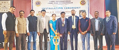 ಕುಶಾಲನಗರ ಲಯನ್ಸ್ ಕ್ಲಬ್ ನೂತನ ಅಧ್ಯಕ್ಷರಾಗಿ ಕೆ.ಎನ್.ಪವನ್ ಕುಮಾರ್, ಕಾರ್ಯದರ್ಶಿಯಾಗಿ ಎಂ.ಜಿ. ಕಿರಣ್, ಖಜಾಂಚಿಯಾಗಿ ಡಾ.ಪಿ.ಸಿ.ರಾಘವೇಂದ್ರ ಅಧಿಕಾರ ಸ್ವೀಕರಿಸಿದರು. ಎಸ್.ಸಂಜಿತ್ ಶೆಟ್ಟಿ, ನಟರಾಜ್ ಕೆಸ್ತೂರು, ನಿತಿನ್ ಎನ್. ಗುಪ್ತ ಮತ್ತಿತರರು ಇದ್ದರು.