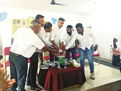 ಪೊನ್ನಂಪೇಟೆಯಲ್ಲಿ ಆಯೋಜಿಸಿದ್ದ ಕಾರ್ಯಕ್ರಮವನ್ನು ಶಾಸಕ ಪೊನ್ನಣ್ಣ ಉದ್ಘಾಟಿಸಿದರು. ಹರೀಶ್, ಜುನೈದ್, ರಶೀದ್, ಪ್ರಶಾಂತ್, ಲಿಂಗರಾಜು ದೊಡ್ಡಮನಿ, ಧರ್ಮಜ ಉತ್ತಪ್ಪ, ಅಪ್ಪಣ್ಣ ಇದ್ದರು.