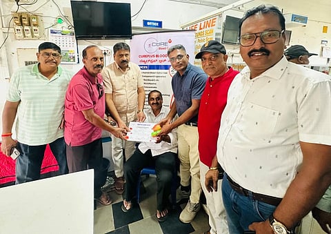 ಪಿರಿಯಾಪಟ್ಟಣದ ಜೇಂಕಾರ ಡಯಾಗ್ನೋಸ್ಟಿಕ್ ಪಾಲಿಕ್ಲಿನಿಕ್ ಲ್ಯಾಬ್ ಮತ್ತು ಸ್ಕ್ಯಾನಿಂಗ್ ಸೆಂಟರ್‌ನಲ್ಲಿ ಆಯೋಜಿಸಿದ್ದ ರಕ್ತದಾನ ಶಿಬಿರದಲ್ಲಿ ರಕ್ತದಾನ ಮಾಡಿದವರಿಗೆ ಪ್ರಶಂಸನಾ ಪತ್ರ ವಿತರಿಸಲಾಯಿತು. ಎಂ.ಬಿ.ಸಂಪತ್, ಕೆ.ರಮೇಶ್, ಸಿ.ಎನ್.ವಿಜಯ್, ಟಿ.ಎಸ್.ಹರೀಶ್, ಡಿ.ಆರ್.ಧನಂಜಯ್, ಡಿ.ರಮೇಶ್, ಕಾಳೇಗೌಡ ಇತರರು ಇದ್ದರು.