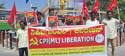 ಪಶ್ಚಿಮ ಬಂಗಾಳದ ಜಿಯಾಗಂಜ್‌ನಲ್ಲಿ ಕಮ್ಯುನಿಸ್ಟ್ ನಾಯಕ ಲೆನಿನ್ ಪ್ರತಿಮೆಯನ್ನು ಧ್ವಂಸ ಮಾಡಿದ ಬಿಜೆಪಿ ಪ್ರೇರಿತ ದುಷ್ಕರ್ಮಿಗಳ ವಿರುದ್ಧ ಕಾನೂನು ಕ್ರಮ ಕೈಗೊಳ್ಳಬೇಕೆಂದು ಒತ್ತಾಯಿಸಿ ಶನಿವಾರ ಸಿಪಿಐ(ಎಂಎಲ್) ಲಿಬರೇಶನ್ ಪಕ್ಷದ ವತಿಯಿಂದ ರಾಯಚೂರಿನ ಡಾ.ಬಿ.ಆರ್. ಅಂಬೇಡ್ಕರ್ ವೃತ್ತದಲ್ಲಿ ಪ್ರತಿಭಟನೆ ಮಾಡಿದರು. ತಾಲೂಕ ಕಾರ್ಯದರ್ಶಿ ಅಜೀಜ್ ಜಾಗೀರದಾರ್, ಪಕ್ಷದ ಮುಖಂಡರಾದ ಜಿಲಾನಿ ಯರಗೇರಾ, ಭೀಮಯ್ಯ, ನಿಸಾರ್ ಅಹ್ಮದ್, ಹನೀಫ್ ಅಬಕಾರಿ, ಜಗದೀಶ, ಚಾಂದ್‌ಪಾಶ ಇದ್ದರು.